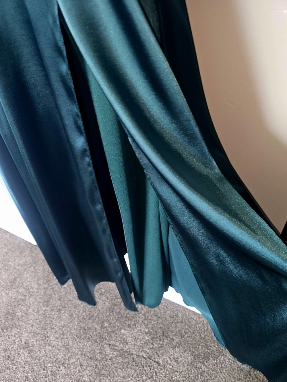 City Triagle Satin Gown, Emerald Prom or Formal Dress, Womens size 1 Floral - Picture 15 of 16